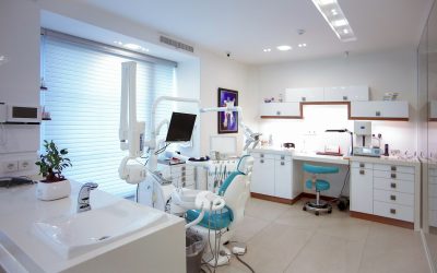 Is It Legal for Anyone to Offer Teeth Whitening Treatment?